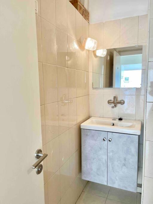 Rambam Beach Apartment حيفا المظهر الخارجي الصورة